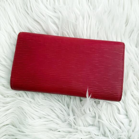 LOUIS VUITTON | Epi Leather Porte Trésor International Wallet Red Textured - Picture 5 of 13